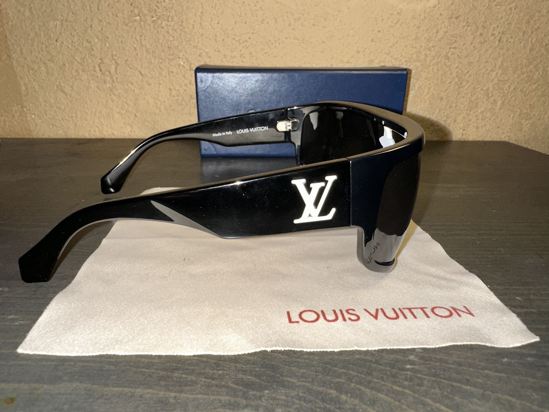 louis vuitton cyclone sport mask｜TikTok Search