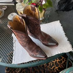 Woman’s Boots  6.5 B