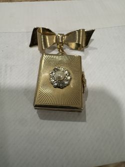 picture pendent