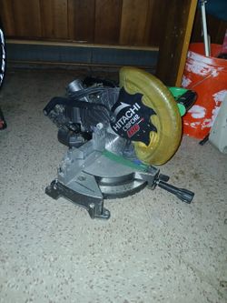 Hitachi C10FCH2 15-Amp 10-Inch Laser Compound Miter Saw