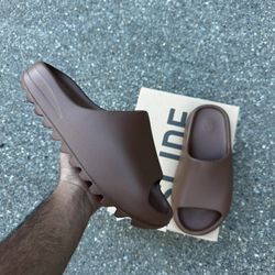 Yeezy Slide Flax Size 9 Brand New 100% Authentic With Receipt 