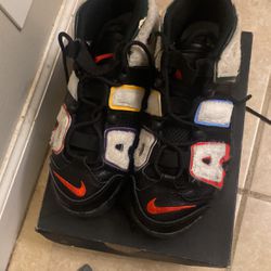 Kids Nike Uptempo Air Size 4.5 Y