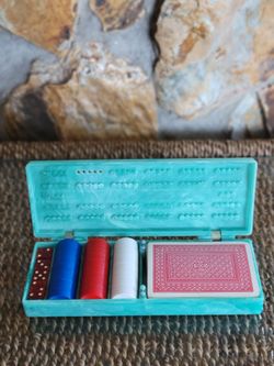 VINTAGE THE TRAVELER'S PAL portable game set - Cribbage, Cards, Chips, Dice