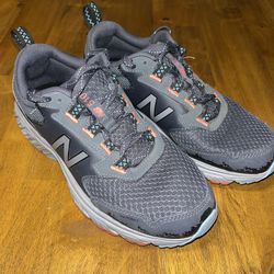New balance women’s shoes size 8 1/2