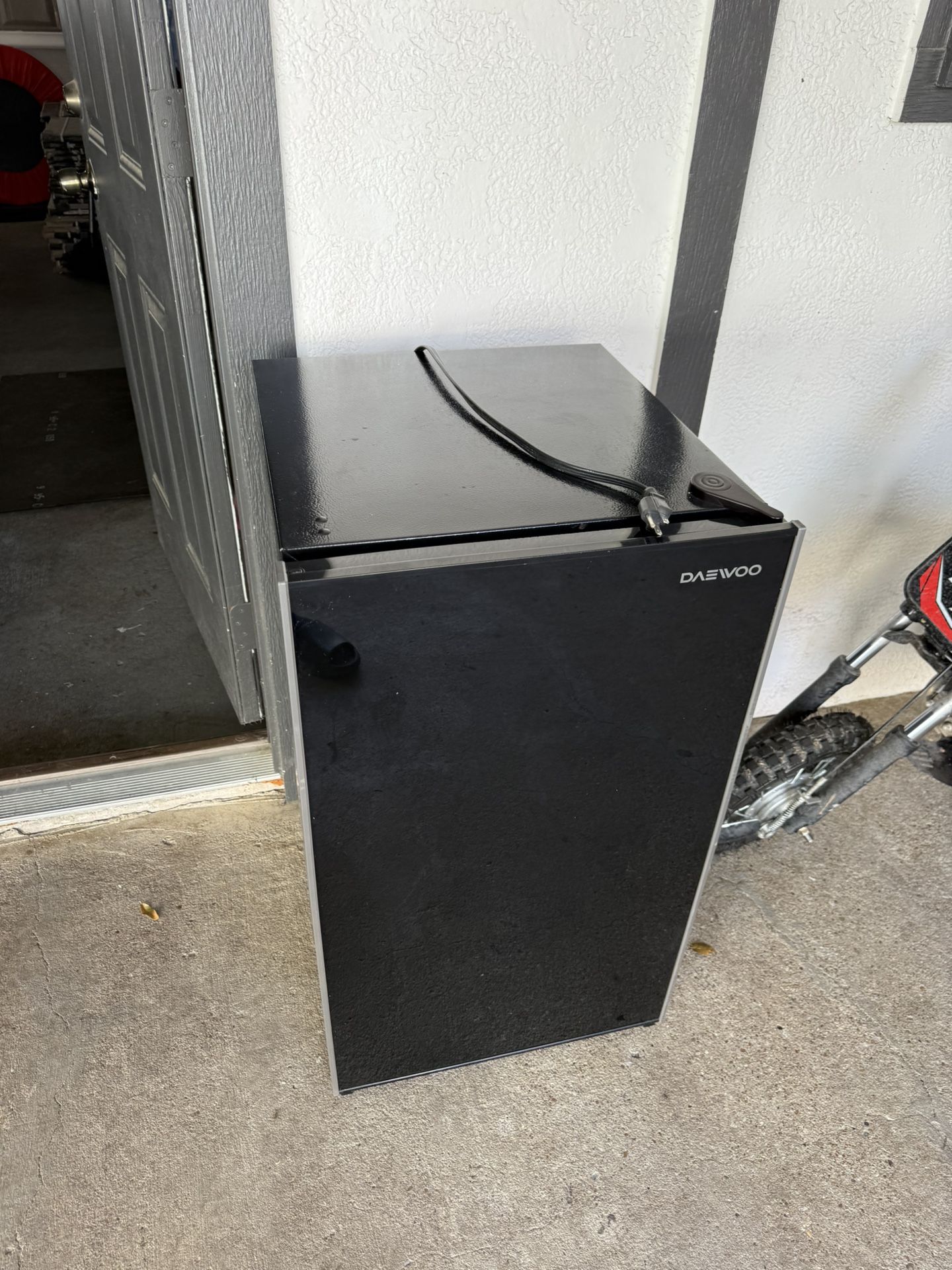 Mini Fridge With Freezer