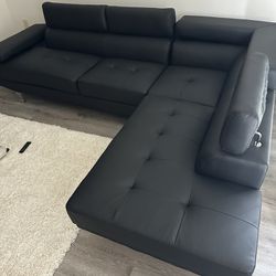  NEW BLACK LEATHER MODERN SECTIONAL WITH FREE DELIVERY 