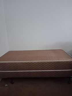 Twin bed set