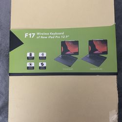Wireless Keyboard F17 Ipad Pro 12.9 Black in color