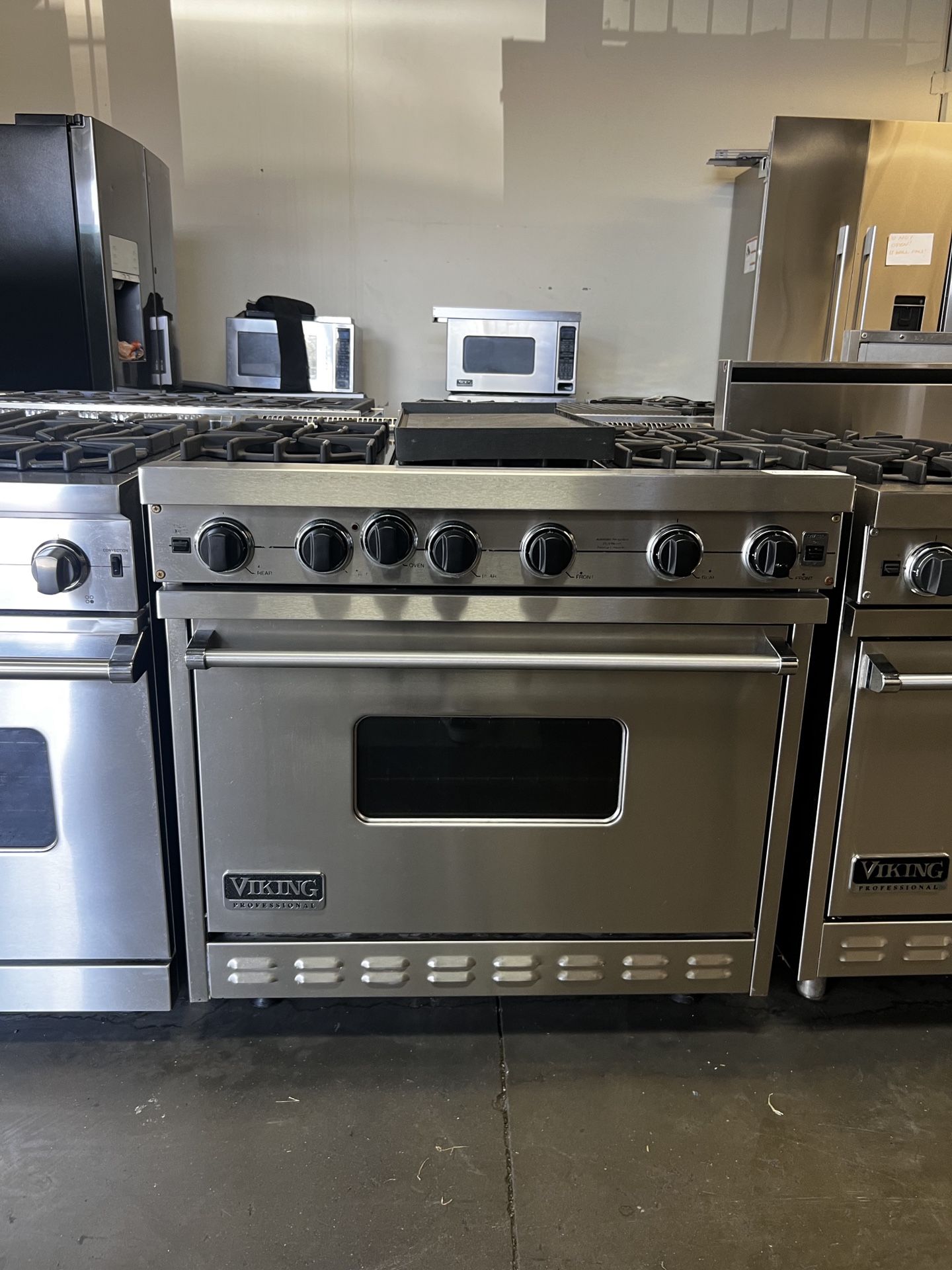 Viking 36”wide All Gas Range Stove With 6 Burners With Griddle