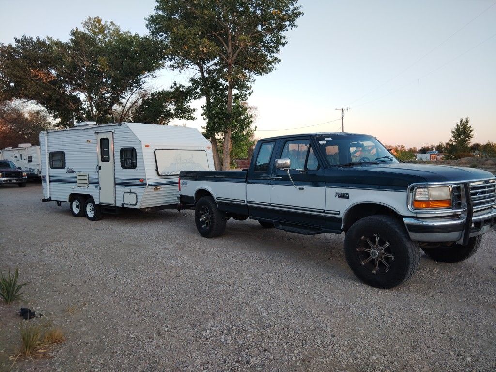 1996 Ford F-250. Motor 7.5 Gas ⛽.