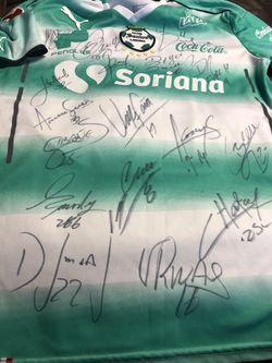 Camisa autografiada de Santos