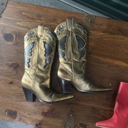 NEW Diba Cowboy Boots Size 6 Metallic Gold Butterfly Western Boots - Never Worn!