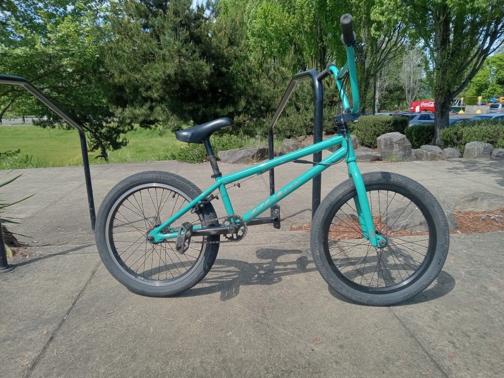 FIT BIKE CO. BMX