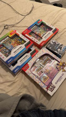 Pokémon TCG Collection Box Bundle
