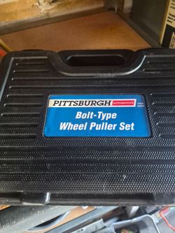 Wheel puller set
