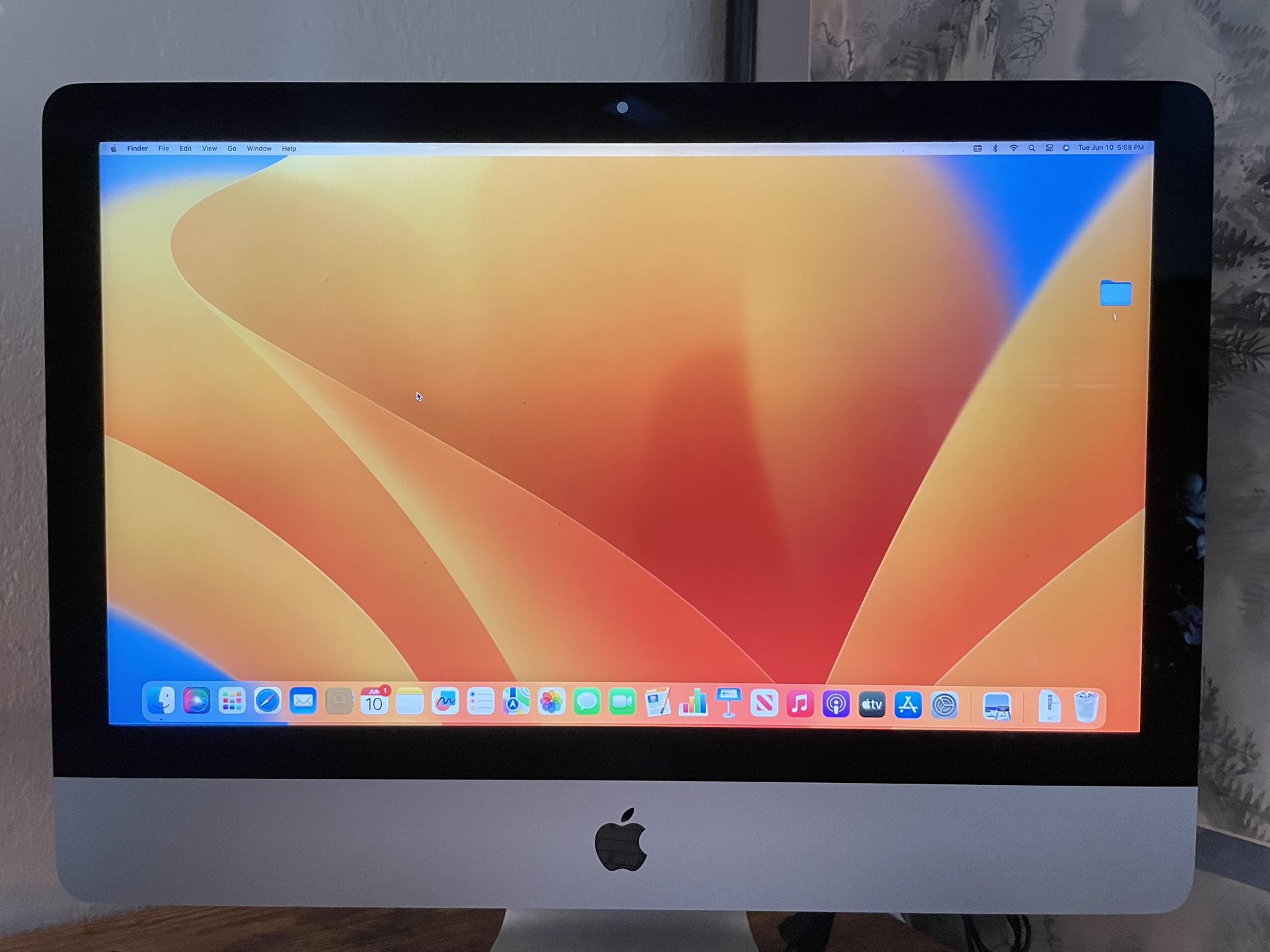 2019 iMac 21.5” – Intel i3, 8GB RAM, Radeon Graphics – macOS Ventura – Great Condition