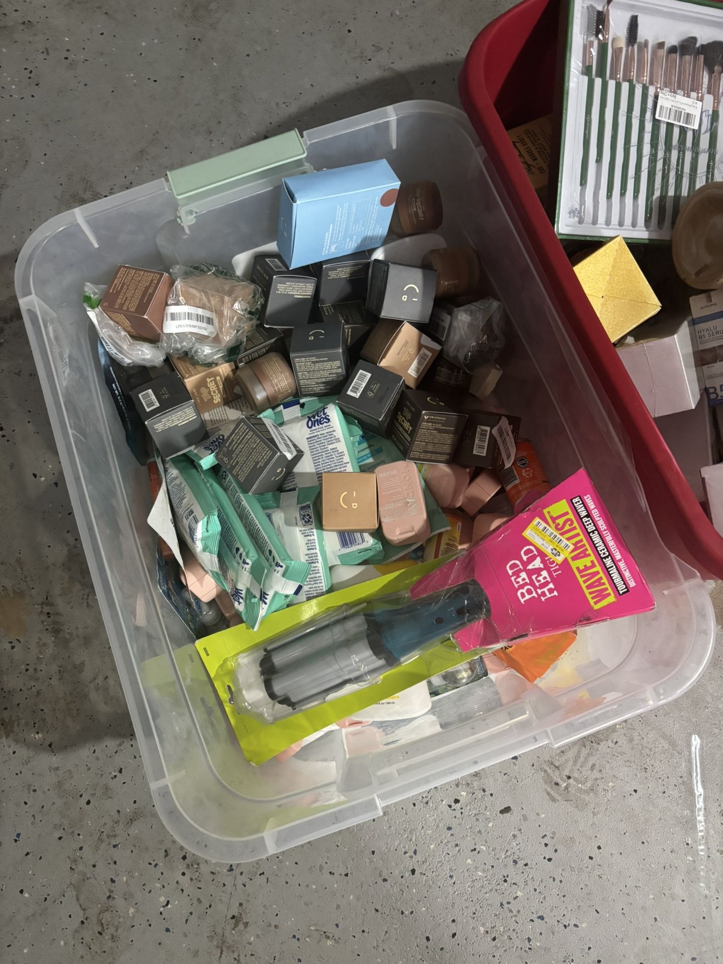 🌸 Huge Beauty & Skincare Lot – 520 Items 🌸