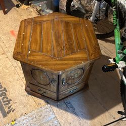 Storage Table - Free