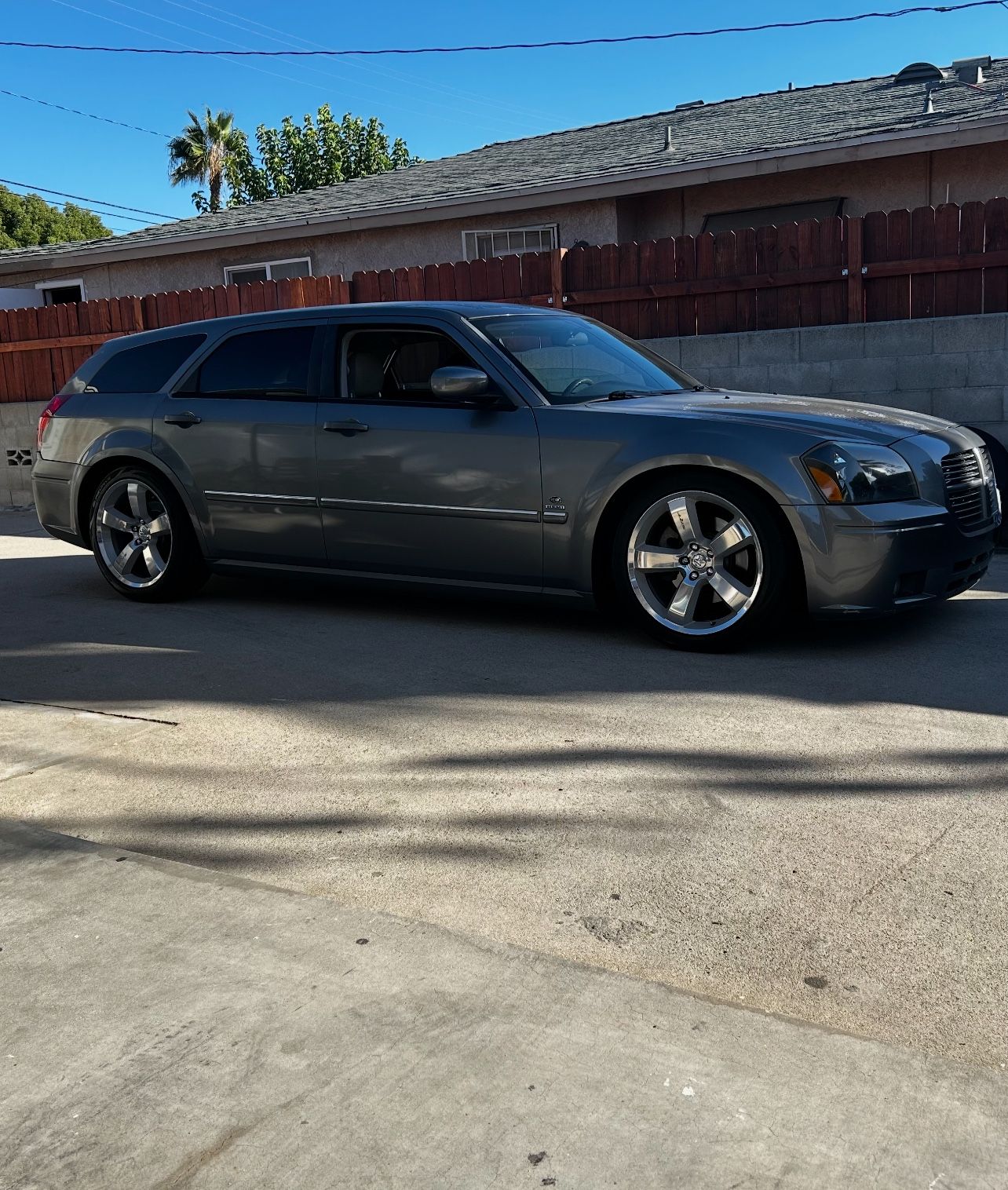 2005 Dodge Magnum
