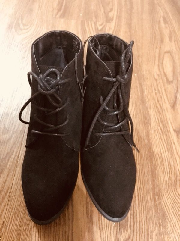 Boots size 6 brand new