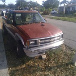 S10 Pick Up Truck 