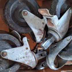 Set of (4) roller wheels. The rollers have brake locks. 