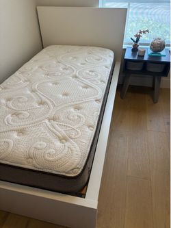 Ikea Malm twin bed + FREE mattress