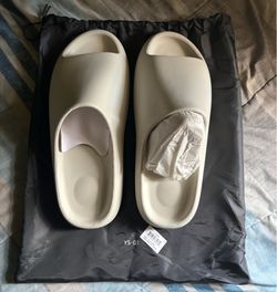 Yzy-01 slides cream size 14