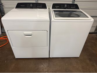 BEAUTIFUL WHIRLPOOL WASHER AND ELECTRIC DRYER SET LIKE NEW CONDITIONS