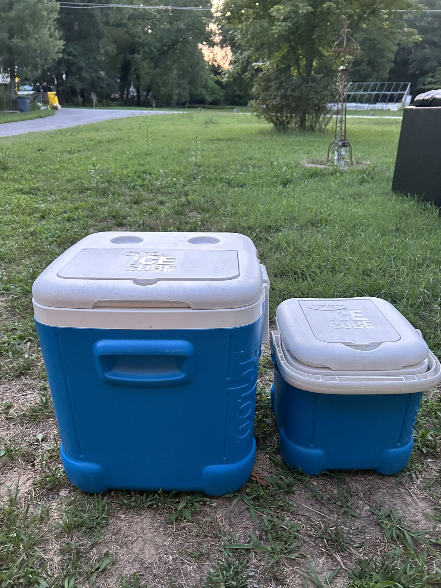 Igloo Big And Small Both For $50