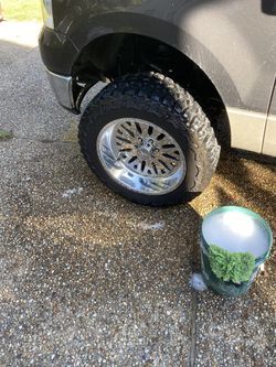 20x10 American forces on brand new 33 mud crawlers