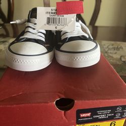 Levi’s Size 6 New 