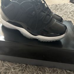 Jordan 11 Low Size 8 Men