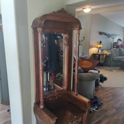 Beautiful Oak Hall Seat 