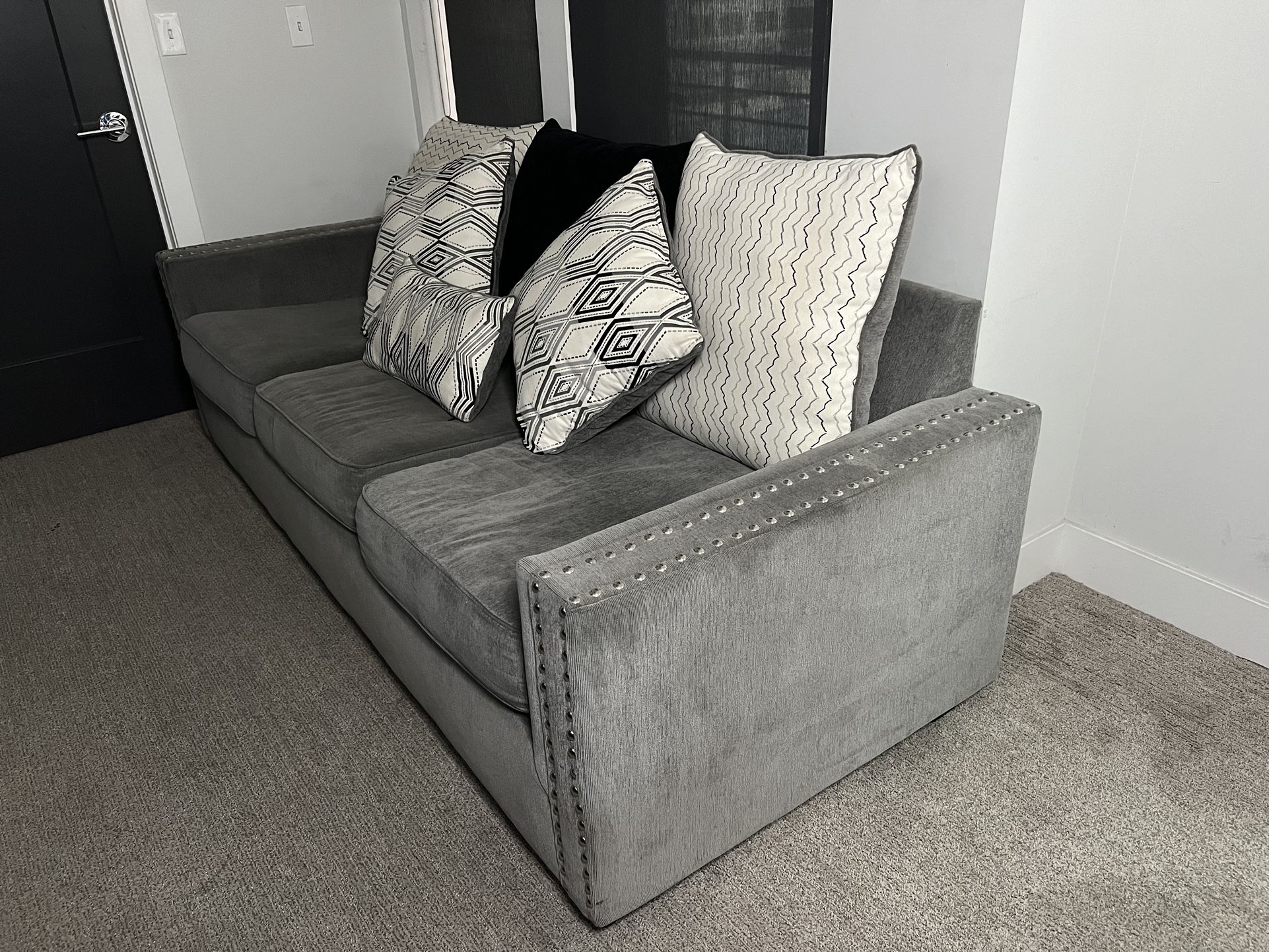 🛋️ Stylish Gray Sofa with Pull-Out Bed – Clean & Comfy!