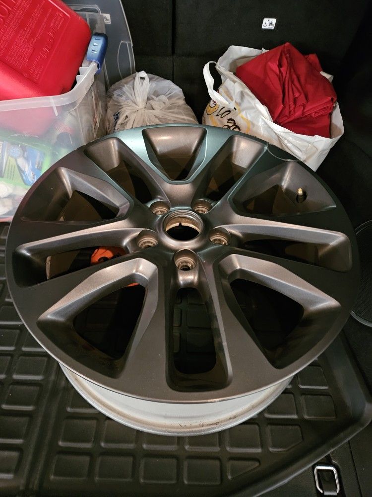 Jeep Grand Cherokee 20 Inch Rim.