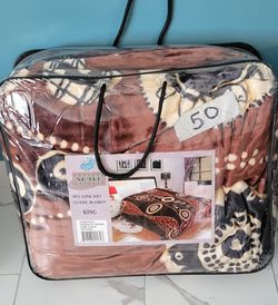 Thick and warm BLANKET  king size 79x94  7.5 LBs