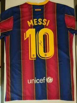 Lionel Messi Barcelona Signed Jersey. Certificate of Authenticity COA