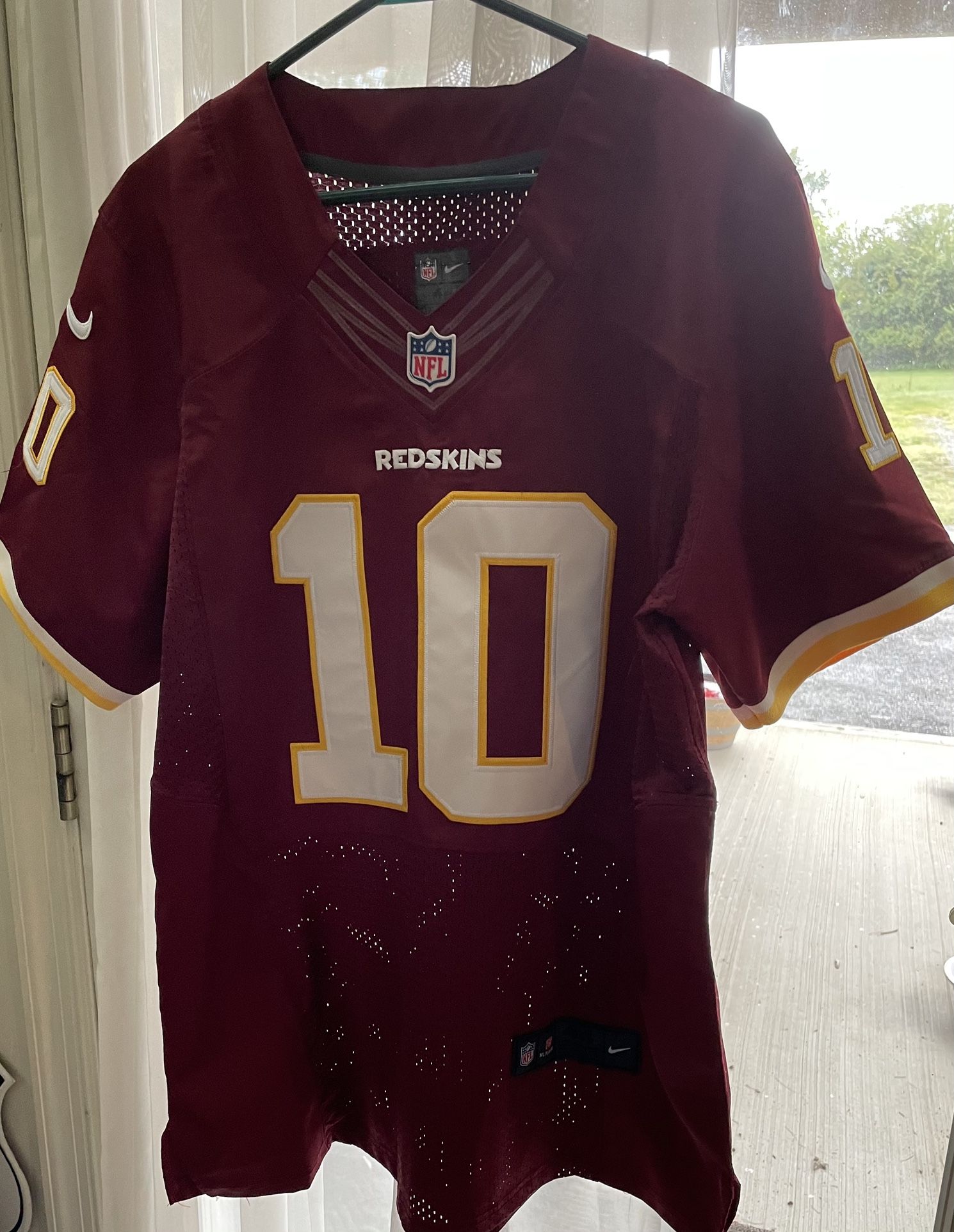 Nike On Field Men’s Washington Redskins Jersey. Nice