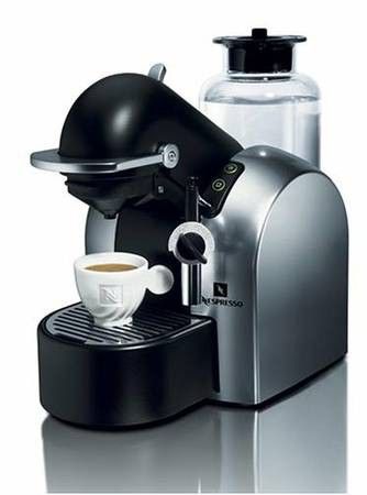 Nespresso D290 coffee/espresso machine with discovery box
