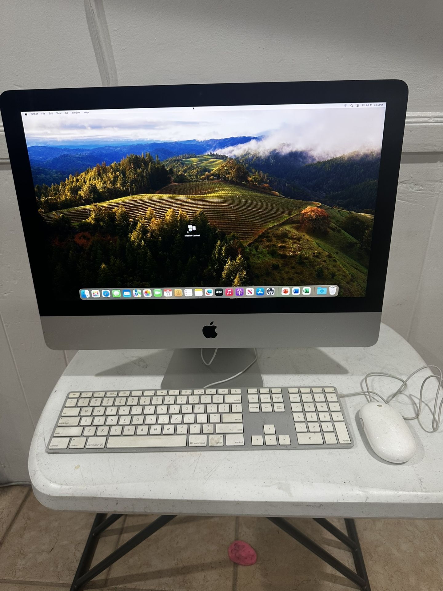 Apple iMac Desktop Computer