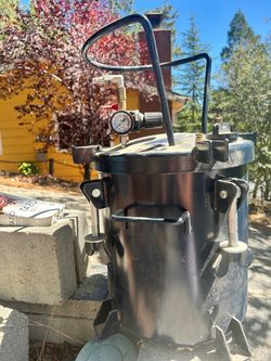 Ca Air Tools 5-Gallon Pressure Pot for Casting