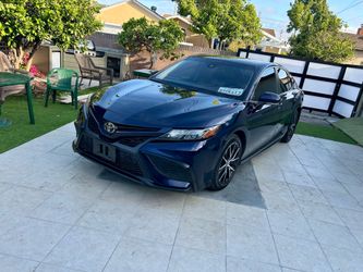 Toyota Camry año 2022, modelo S