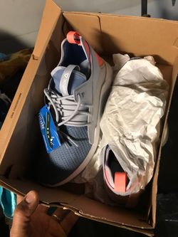 Women’s size 9 Reebok