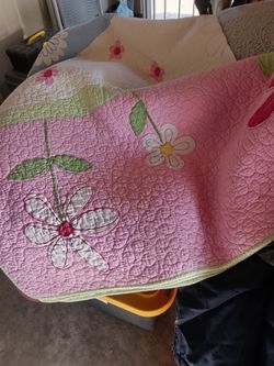 Nice quilt for a little girl's bed 10.00