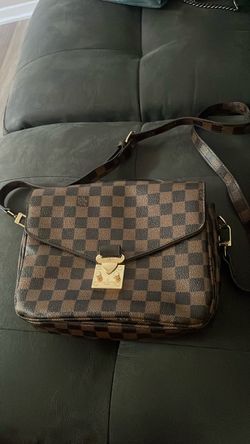Checkered cross body