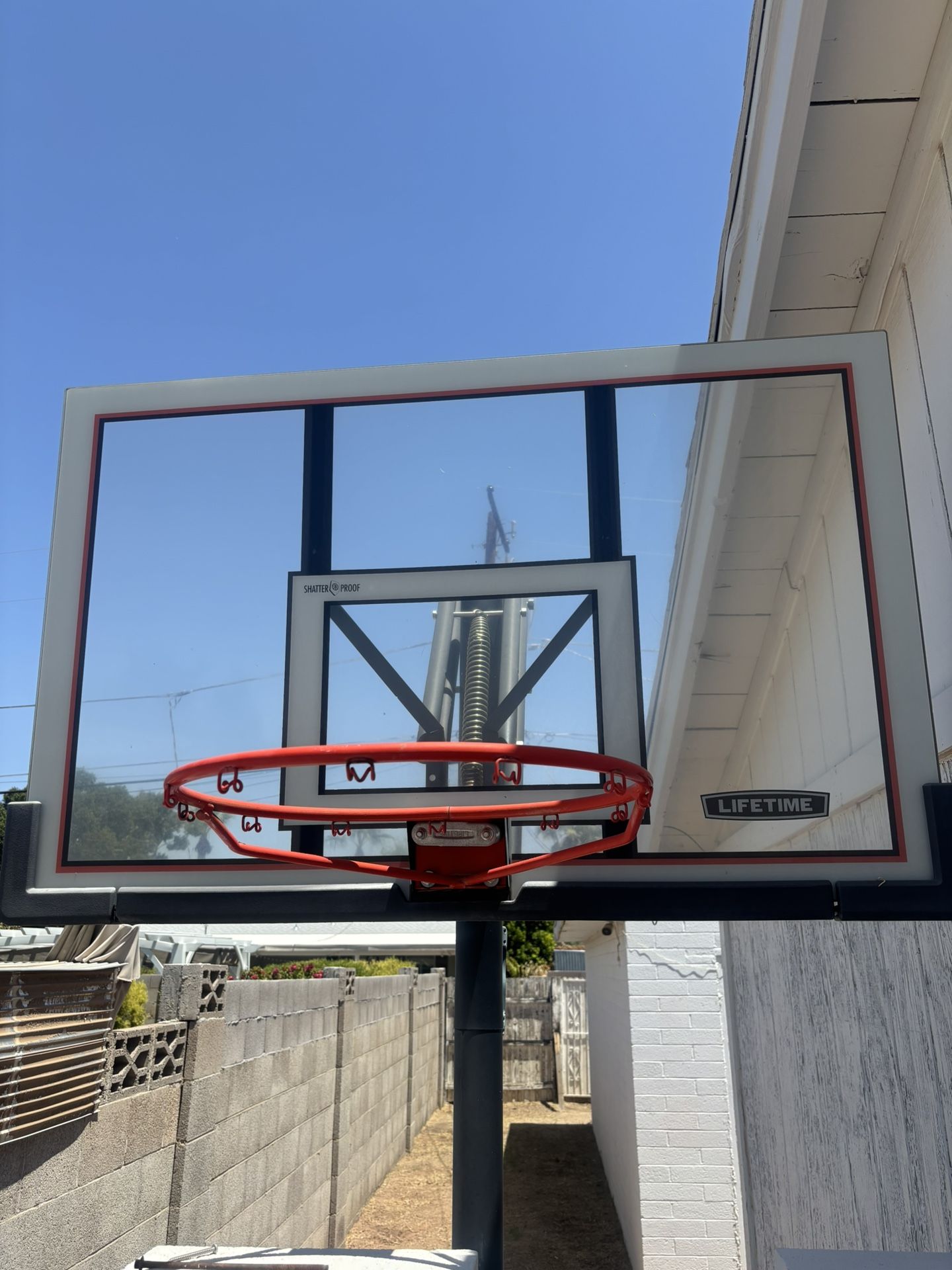 Lifetime Shatter proof backboard basketball hoop