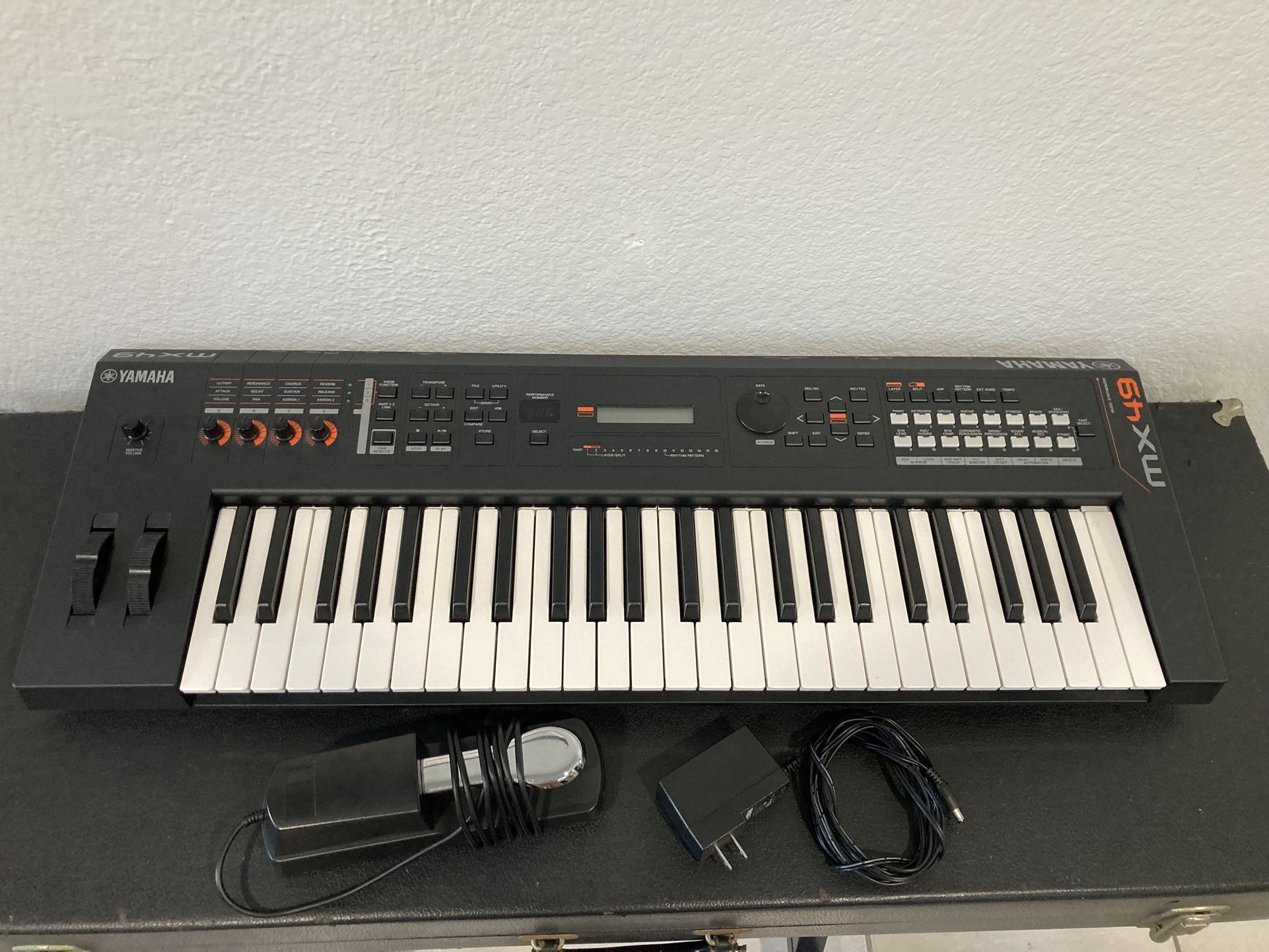 Yamaha MX49 Workstation