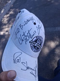 Autos Hat