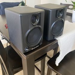 Speakers M -AUDIO  AV30 